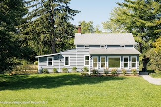 85 Round Top Rd, Germantown, NY 12526