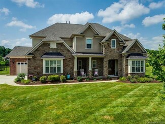 3011 Rocky Hollow Dr, Waxhaw, NC 28173
