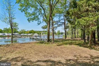 715 Winchester Creek Rd, Grasonville, MD 21638