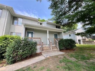17 Hagan St, Providence, RI 02904
