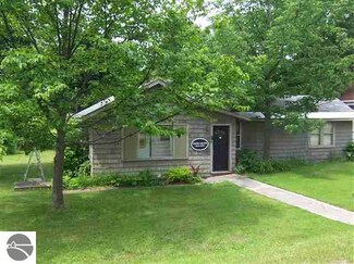 104 S Grand Ave, Leland, MI 49654