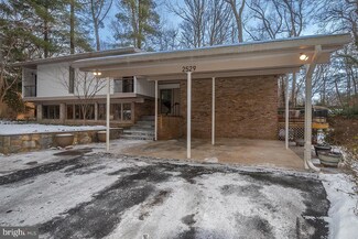2529 Trophy Ln, Reston, VA 20191