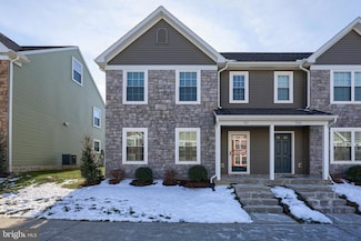711 Farmwood Ln, Lebanon, PA 17042