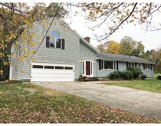 10 Lakeside Cir, Andover, MA 01810