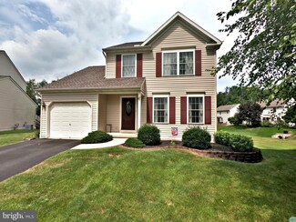 4 Buckskin Dr, Reading, PA 19607