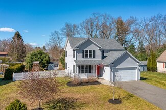 3 Willow Cir, Easthampton, MA 01027