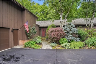 680 Windward Dr, Aurora, OH 44202