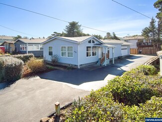 320 Wesler St, Lincoln Beach, OR 97388