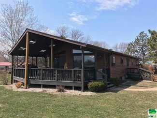 103 Truman Ln, Elk Point, SD 57025