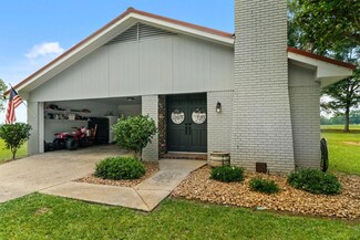 1036 Sis Hobson Rd, Hattiesburg, MS 39401