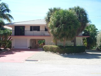451 12th St, Key Colony Beach, FL 33051