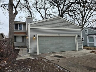 3705 Urbandale Ave, Des Moines, IA 50310