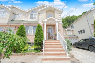 37 Quail Ln, Staten Island, NY 10309