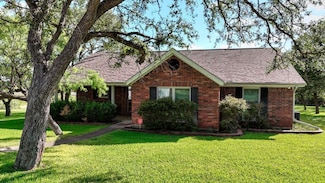 220 W Lakecrest Dr, Bluffton, TX 78607