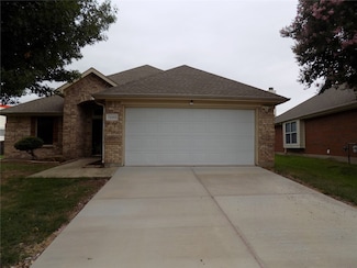 7240 Welshman Dr, Fort Worth, TX 76137