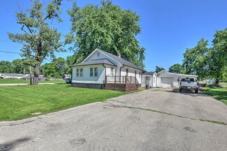 3102 E Wallace St, Decatur, IL 62526