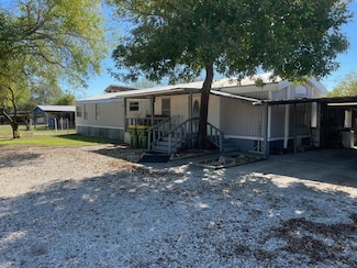 905 Parker St, Groesbeck, TX 76642