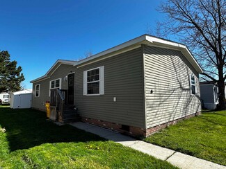 17017 Shrewsbury St, Macomb, MI 48044