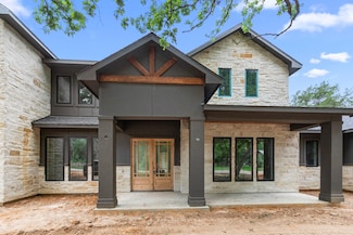 211 Saint Andrews Dr, New Ulm, TX 78950