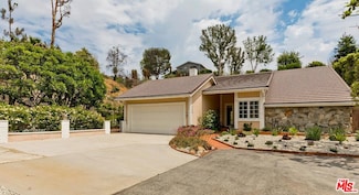 17181 Avenida de la Herradura, Pacific Palisades, CA 90272