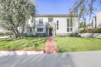 827 E Grinnell Dr, Burbank, CA 91501