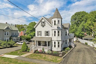 40 Elm St, Wakefield, MA 01880