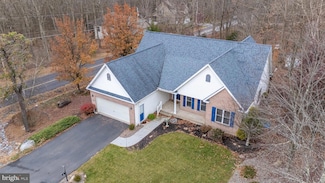 1 Pinewood Cir, Hazleton, PA 18202