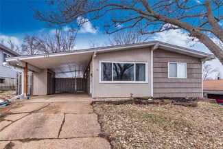 233 Chamberlin Dr, Ballwin, MO 63021