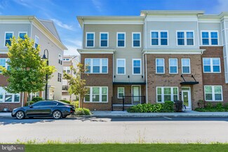 53 Green St, North Brunswick Township, NJ 08902