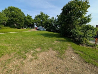 6 Hartford Ave, Des Moines, IA 50315