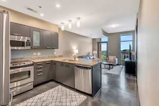 1510 Demonbreun St Unit 1401, Nashville, TN 37203