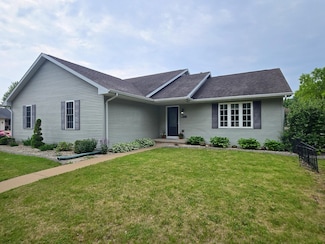 3201 Mockingbird Way, Oshkosh, WI 54904