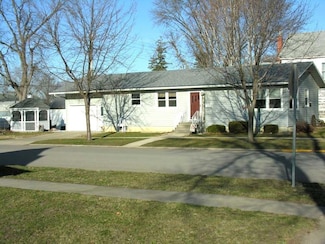 102 N 9th St, Osage, IA 50461