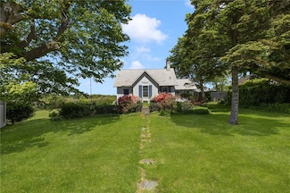 10 Casey Ct, Newport, RI 02840
