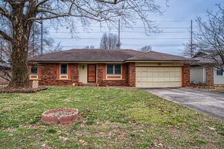 2543 S Pickwick Ave, Springfield, MO 65804