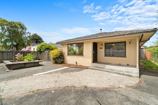 3826 H St, Eureka, CA 95503