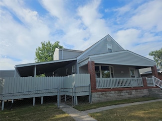 960 E Lorena Ave, Wood River, IL 62095
