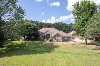 1653 River Overlook Loop, van Buren, AR 72956