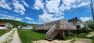 120 Poplar Ave, Moundsville, WV 26041
