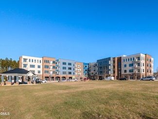 2425 Gathering Square Ct, Fuquay-Varina, NC 27526