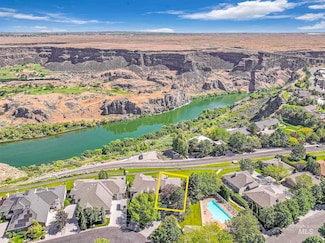 771 River View Dr, Twin Falls, ID 83301