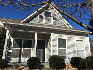 2655 Meadow Knoll Dr, Charlotte, NC 28269