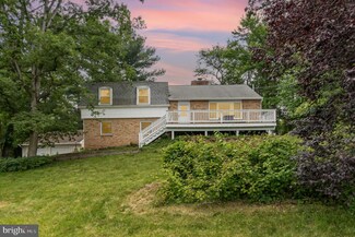 30 Bunker Ln, Etters, PA 17319