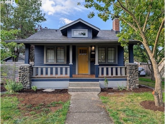 7035 NE Klickitat St, Portland, OR 97213