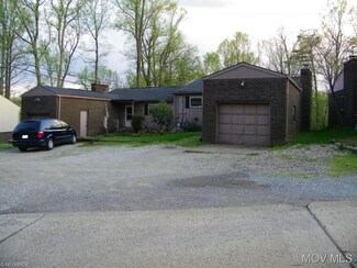 80 Forest Dr, Parkersburg, WV 26104