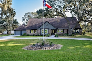 5685 County Road 823, West Columbia, TX 77486