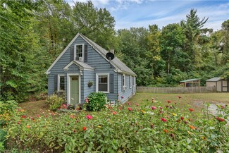 33 Pine Rd, Chepachet, RI 02814