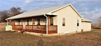 18499 170th St, Perry, IA 50220