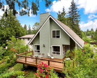 1808 Silver Beach Rd, Bellingham, WA 98229