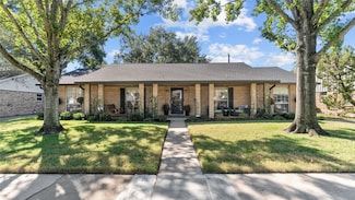 5739 Valkeith Dr, Houston, TX 77096
